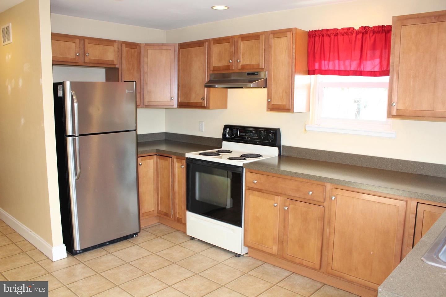 618 E Philadelphia Ave Property Photo 3