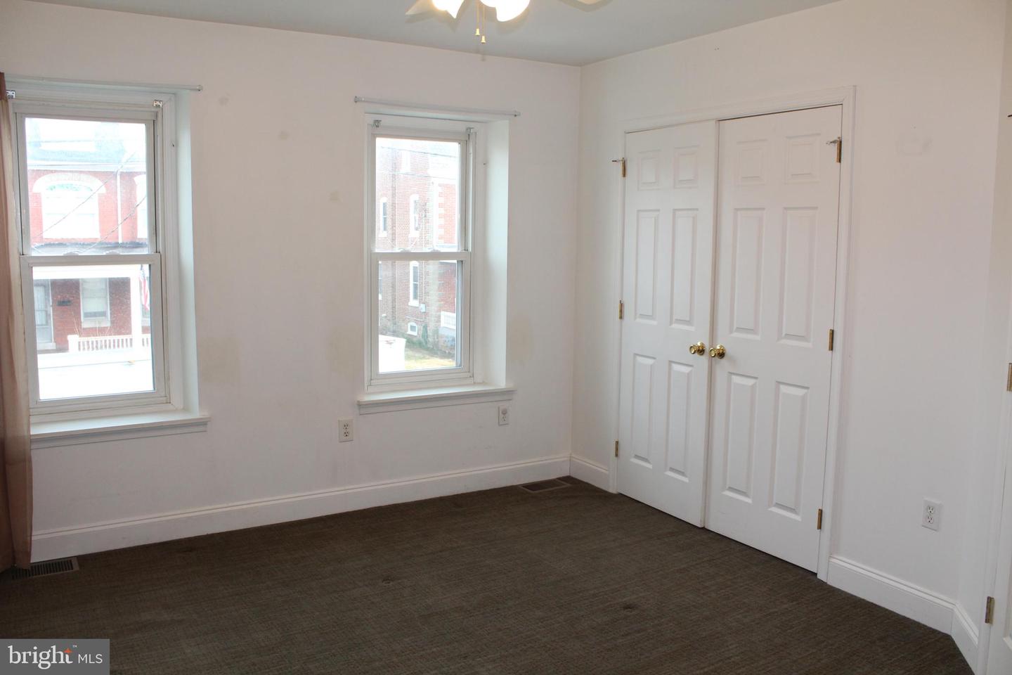 618 E Philadelphia Ave Property Photo 9