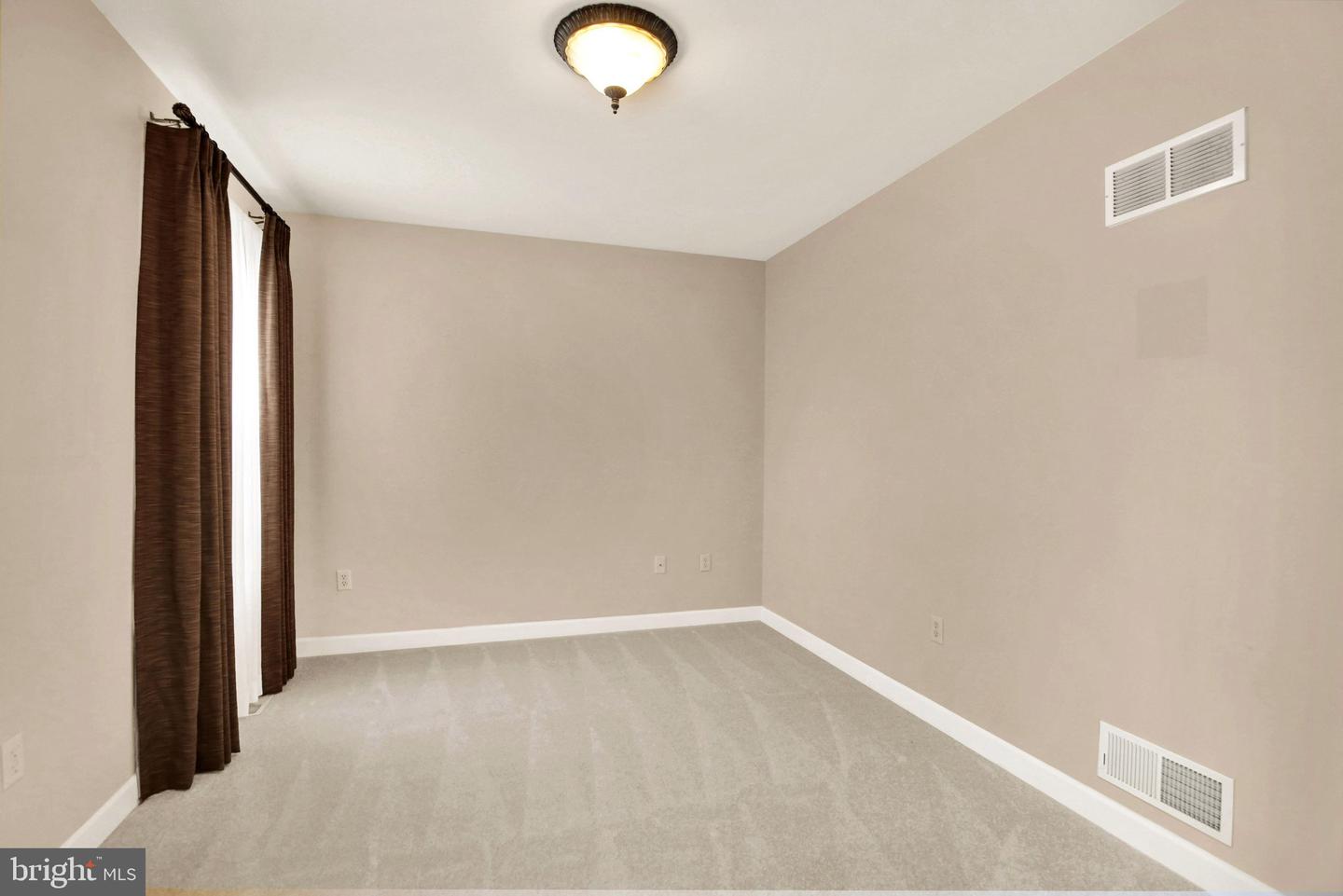 14 Lady Diana Dr Property Photo 14