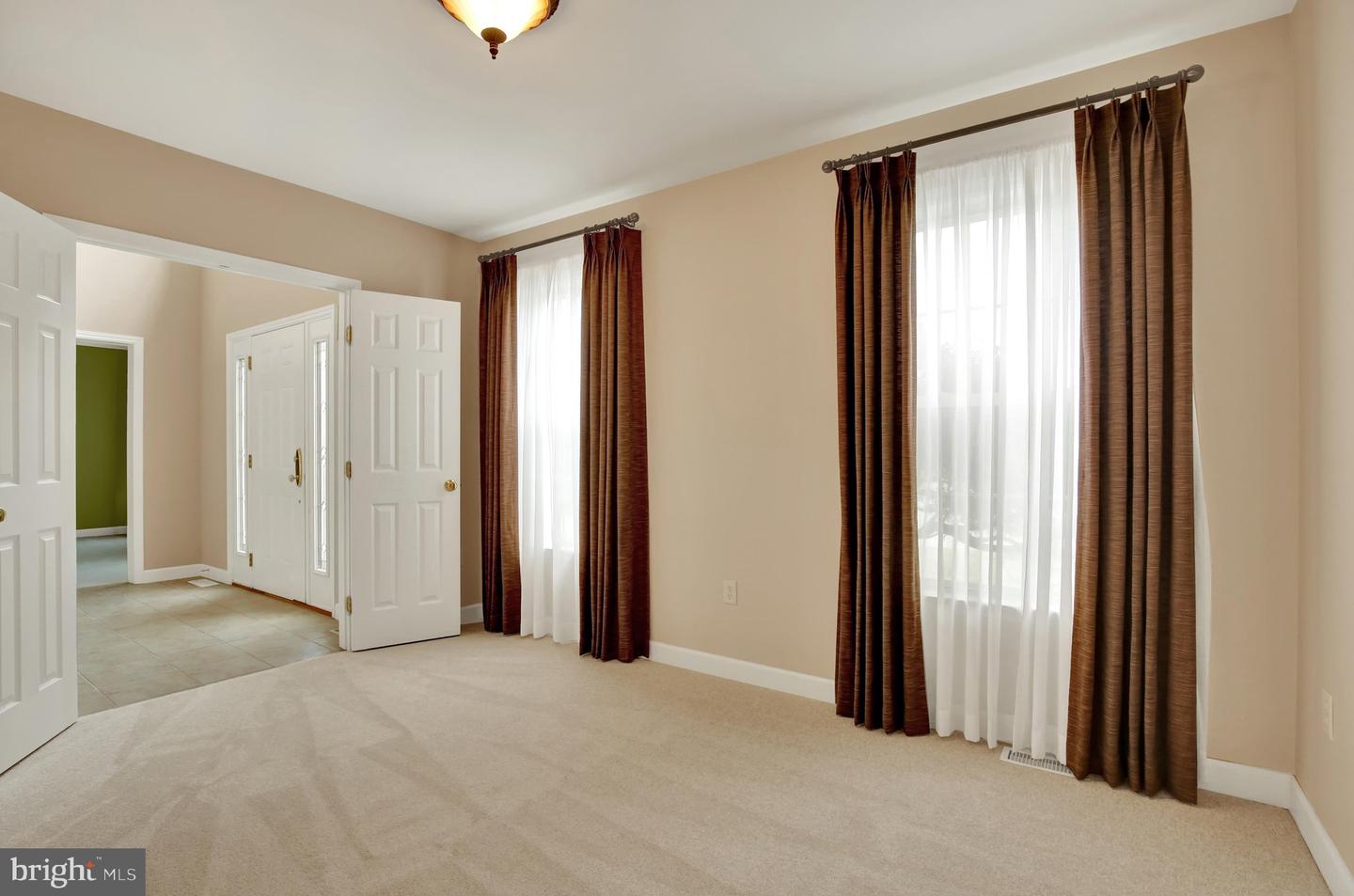 14 Lady Diana Dr Property Photo 15