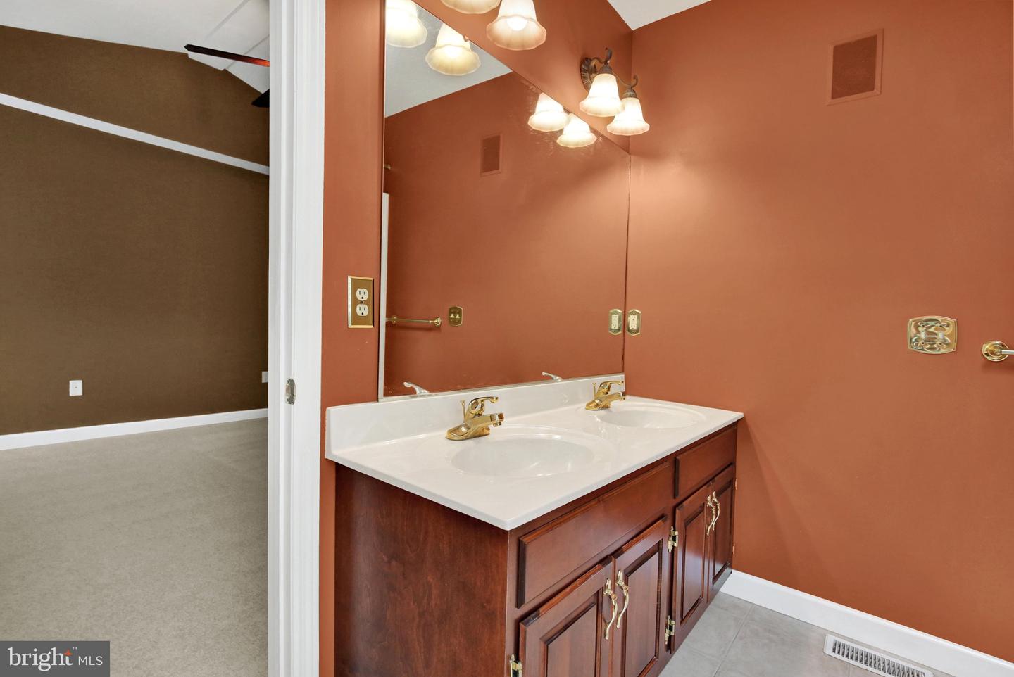 14 Lady Diana Dr Property Photo 36