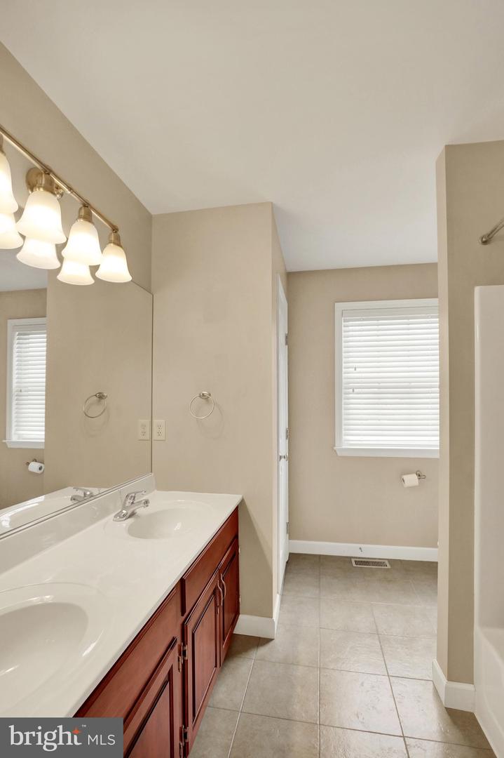 14 Lady Diana Dr Property Photo 46