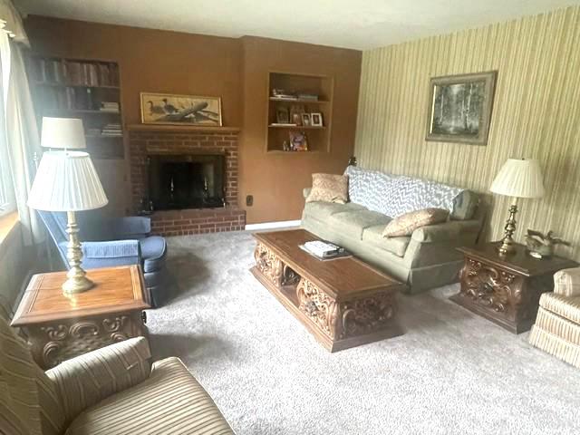 1821 Colony Dr Property Photo 2