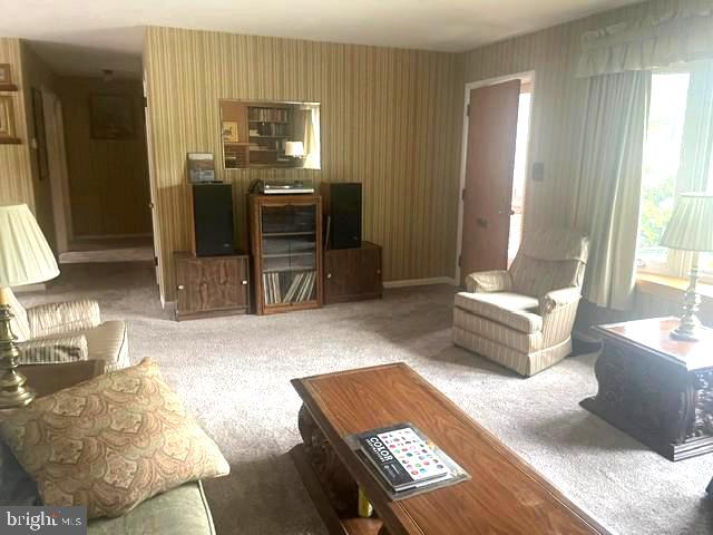 1821 Colony Dr Property Photo 4