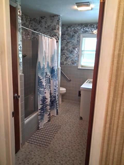 1821 Colony Dr Property Photo 11