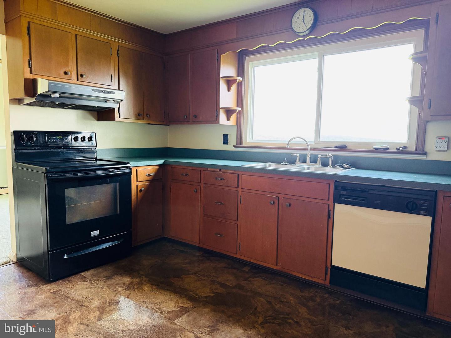 1708 County Line Property Photo 3