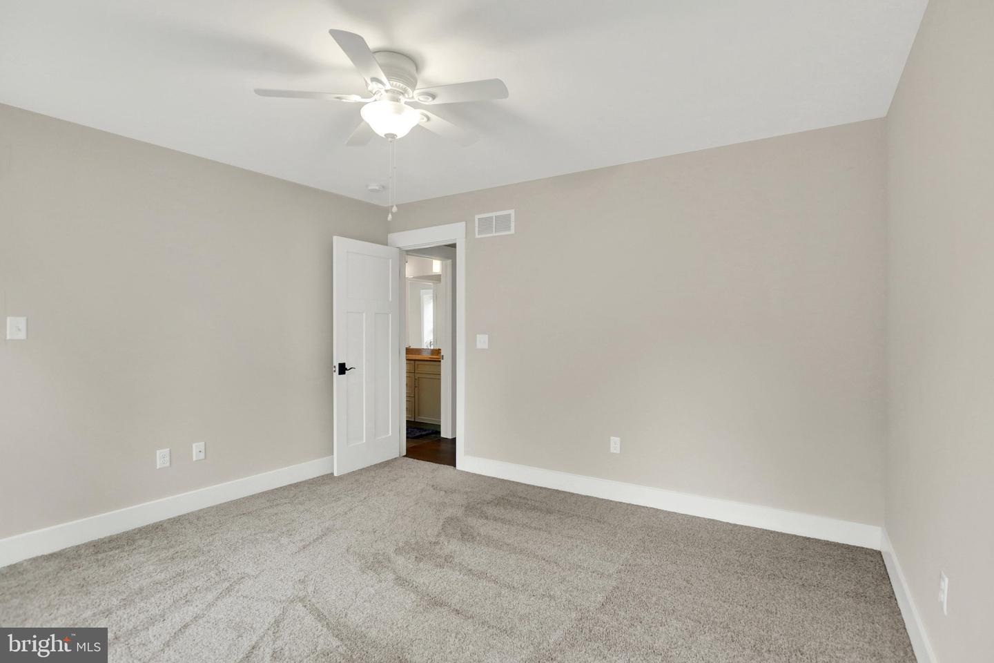 4 Hummingbird Rd Property Photo 32