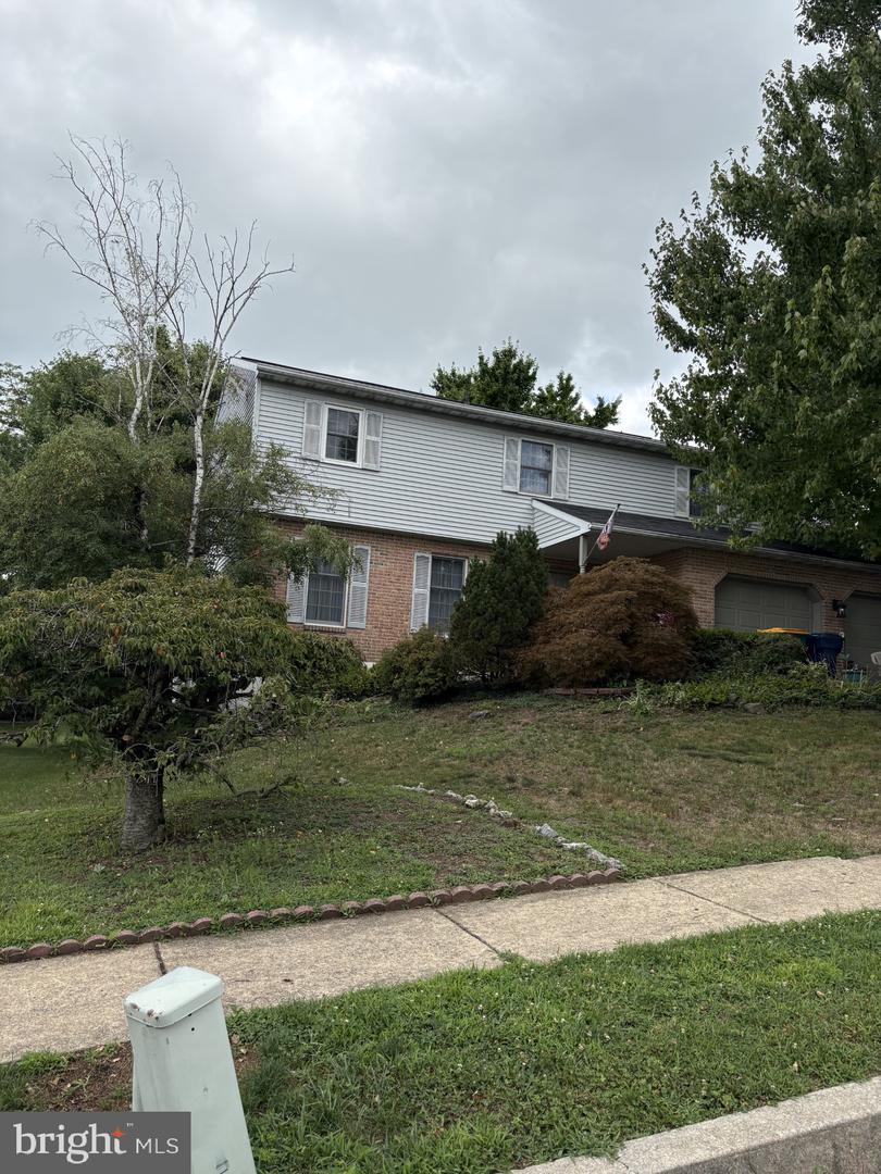 814 IRONSTONE LN
