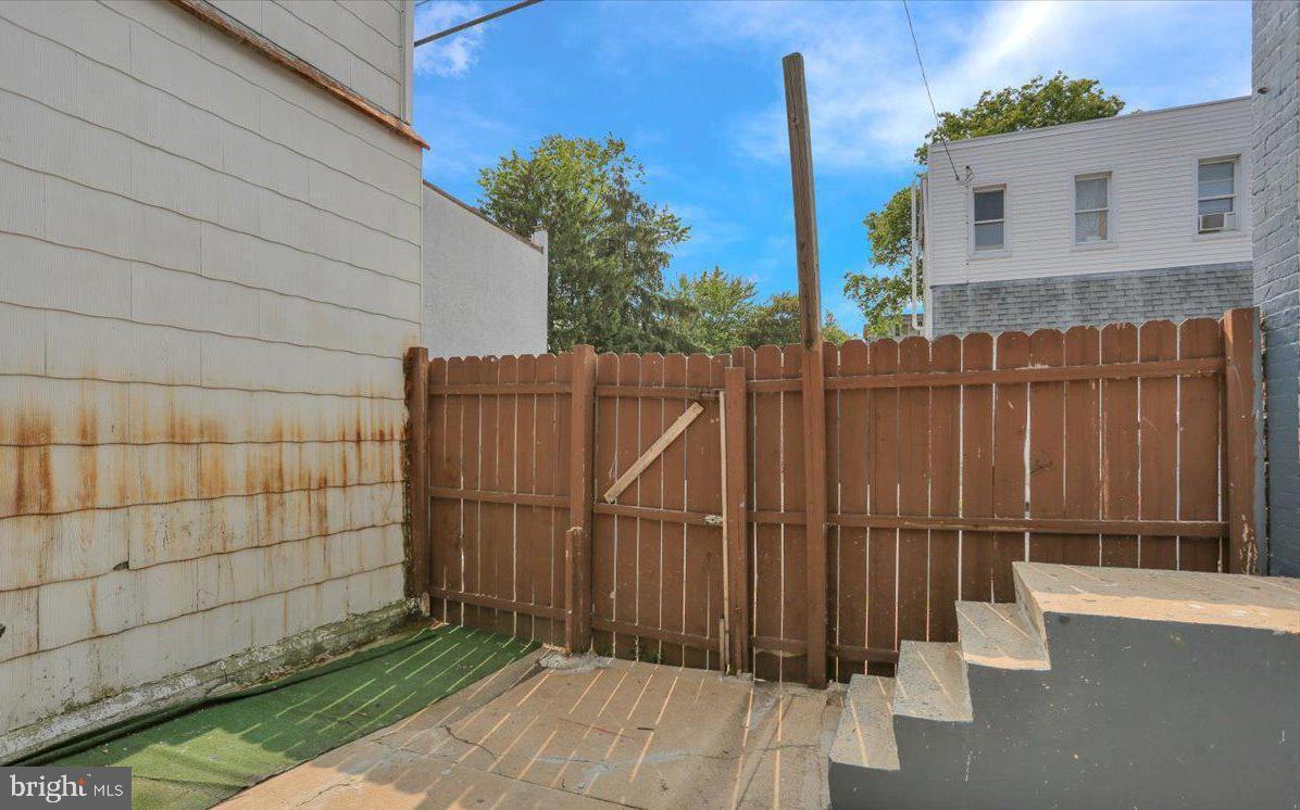 526 Windsor St Property Photo 20