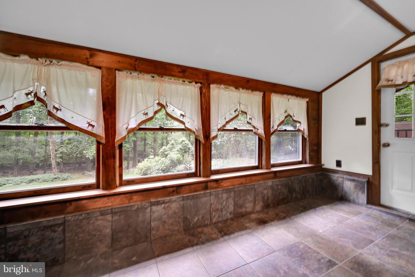 202 Stewart Ln Property Photo 32