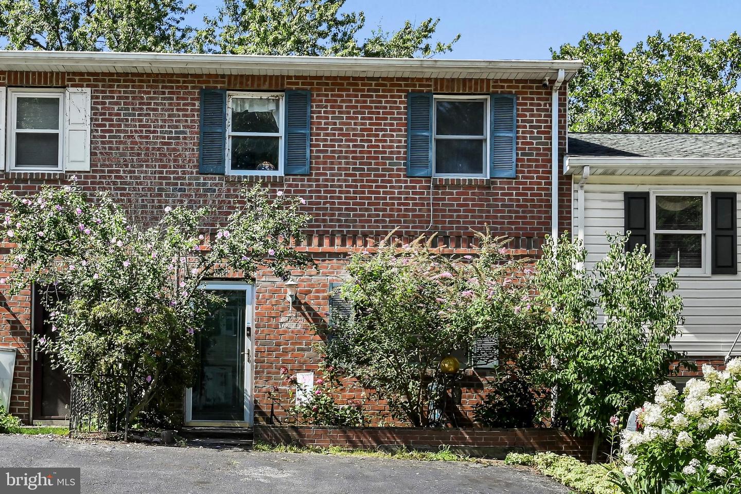 1287 Fox Run Property Photo 1
