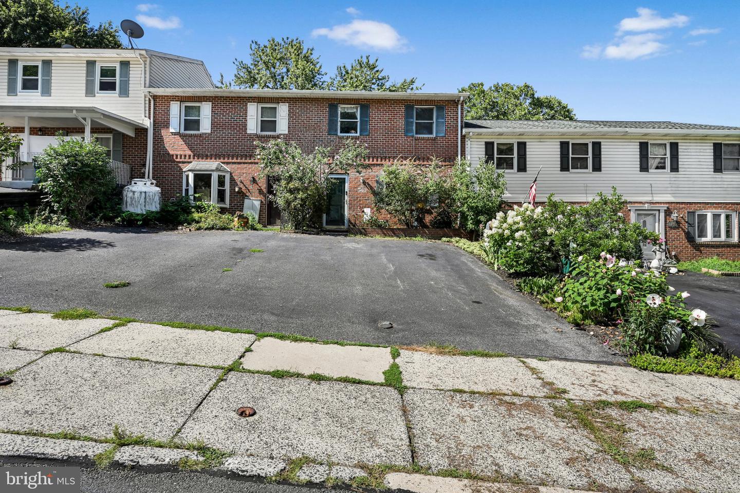 1287 Fox Run Property Photo 3