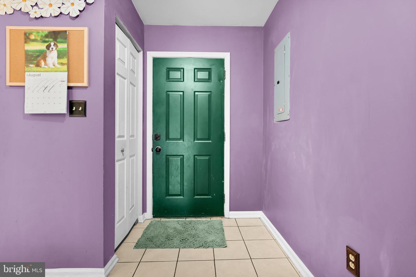 1287 Fox Run Property Photo 6