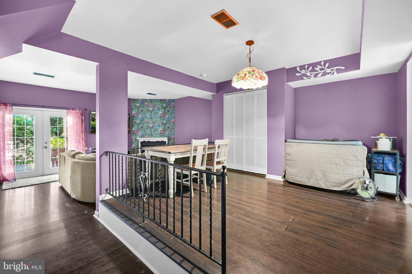 1287 Fox Run Property Photo 8