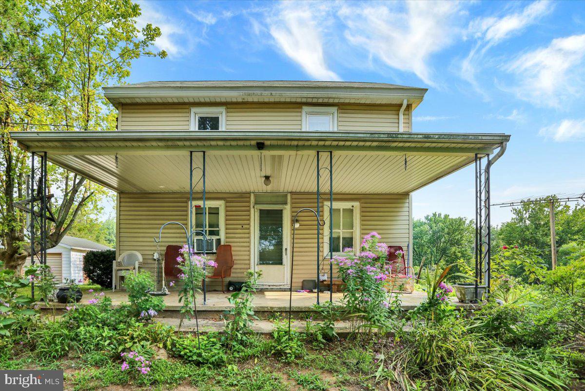 158 Browns Ln Property Photo 1