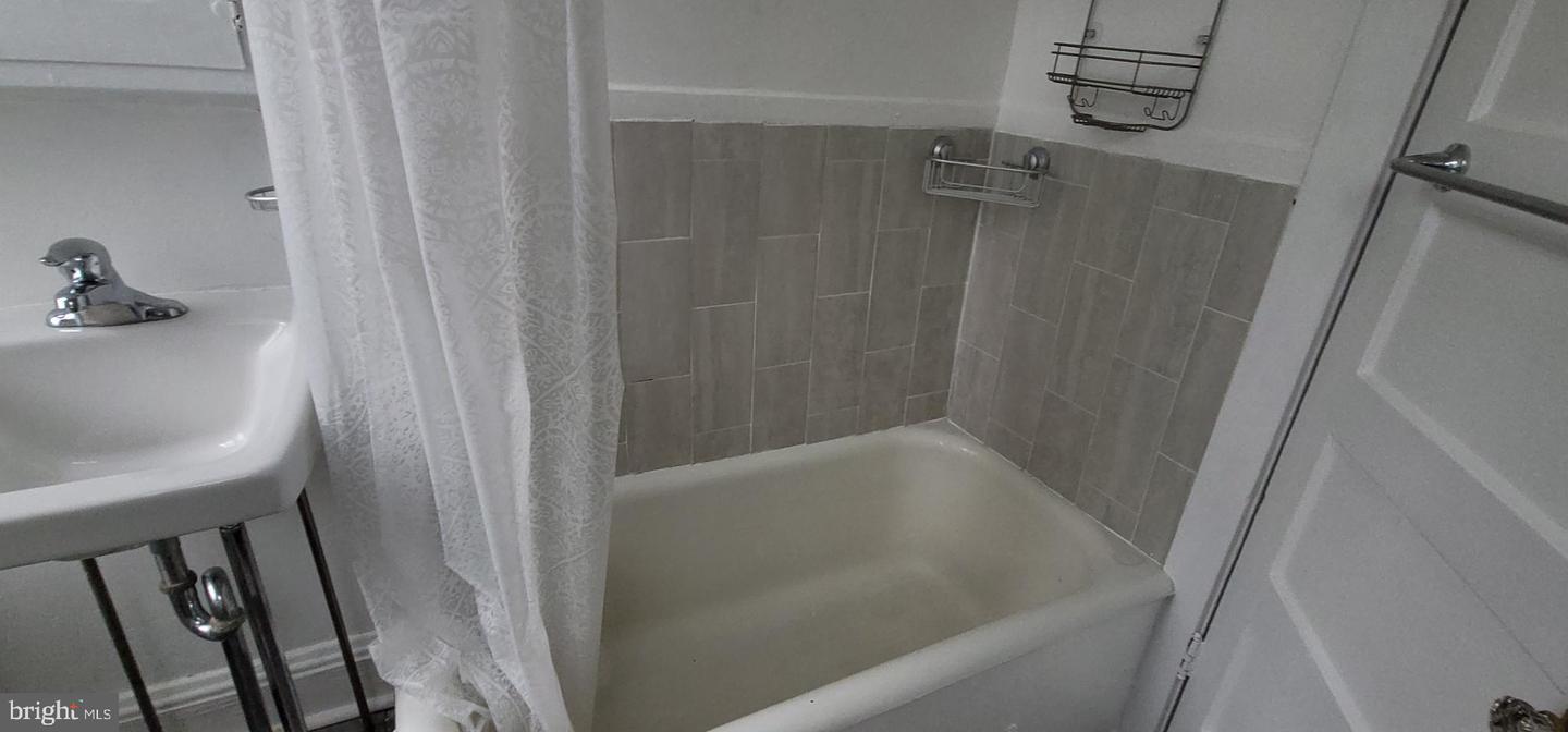 324 Spring St #1 Property Photo 18