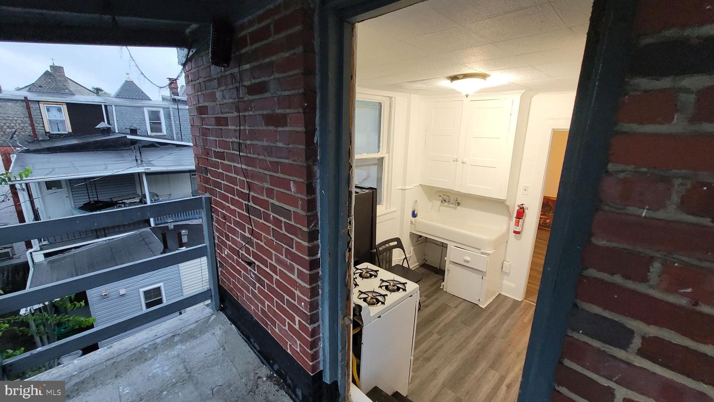 324 Spring St #3 Property Photo 18