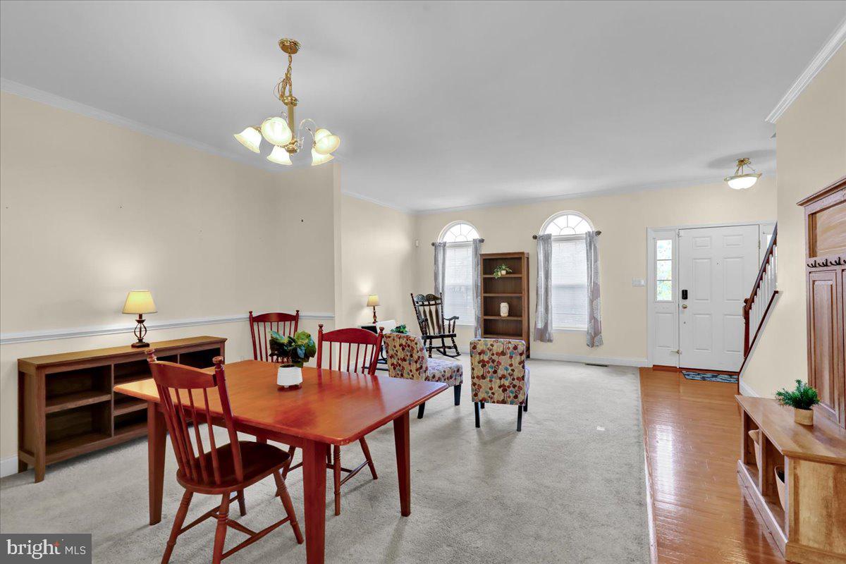 11 Fallowfield Cir Property Photo 4