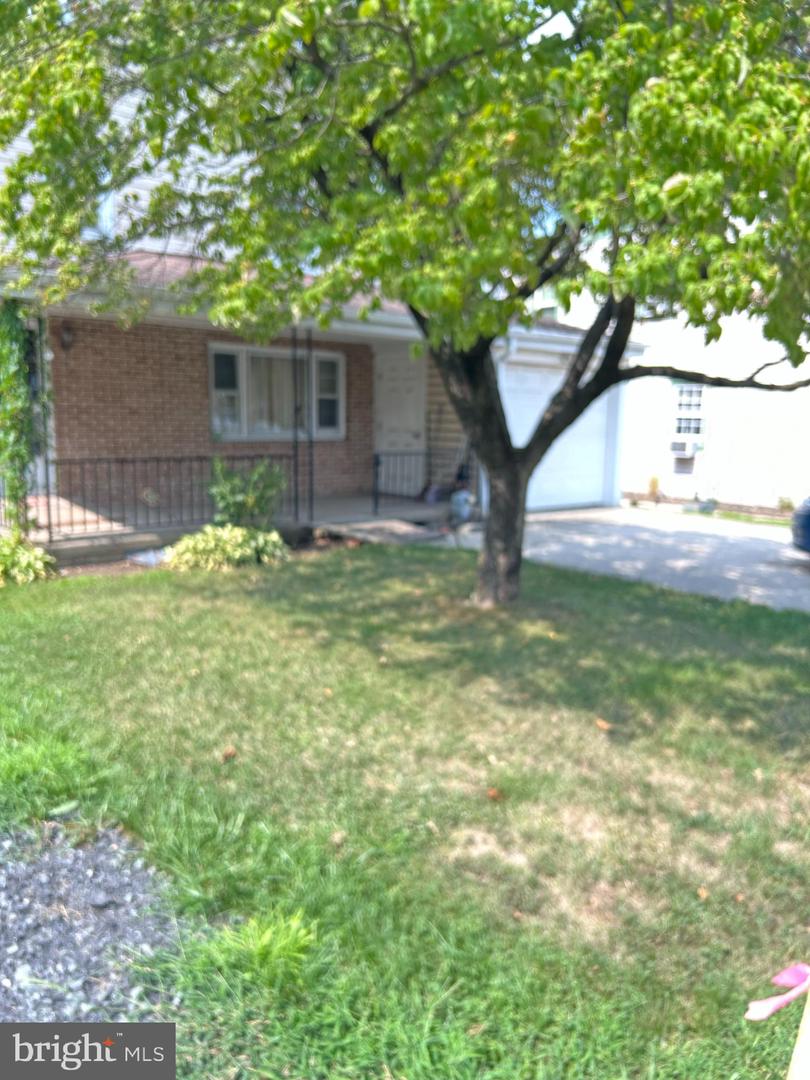 583 Columbia Ave Property Photo 2