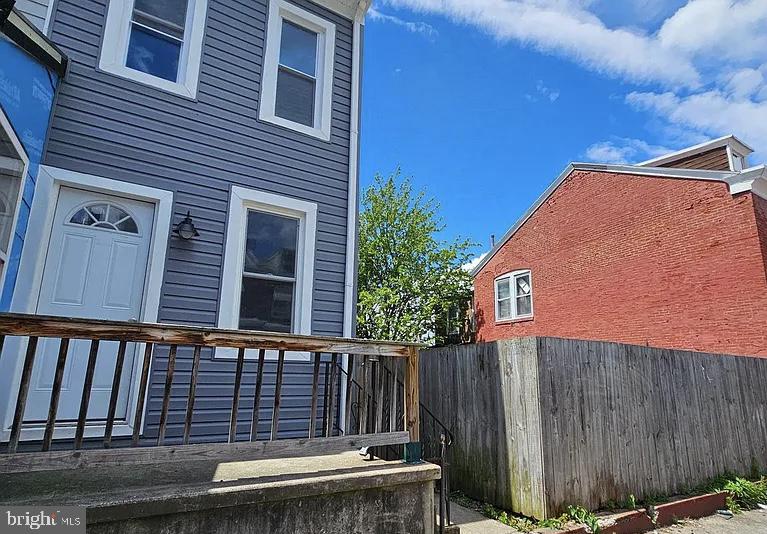 1040 BIRCH ST Property Photo 1