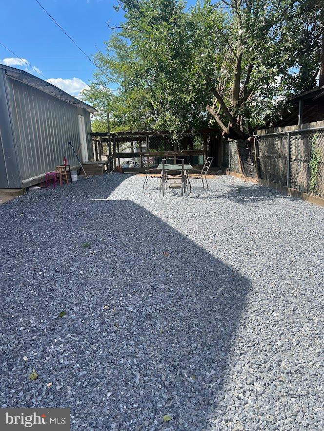 1040 Birch St Property Photo 3