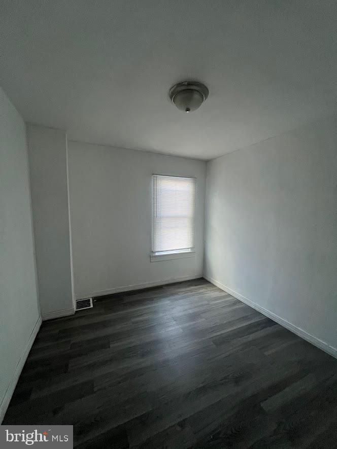 1040 Birch St Property Photo 9