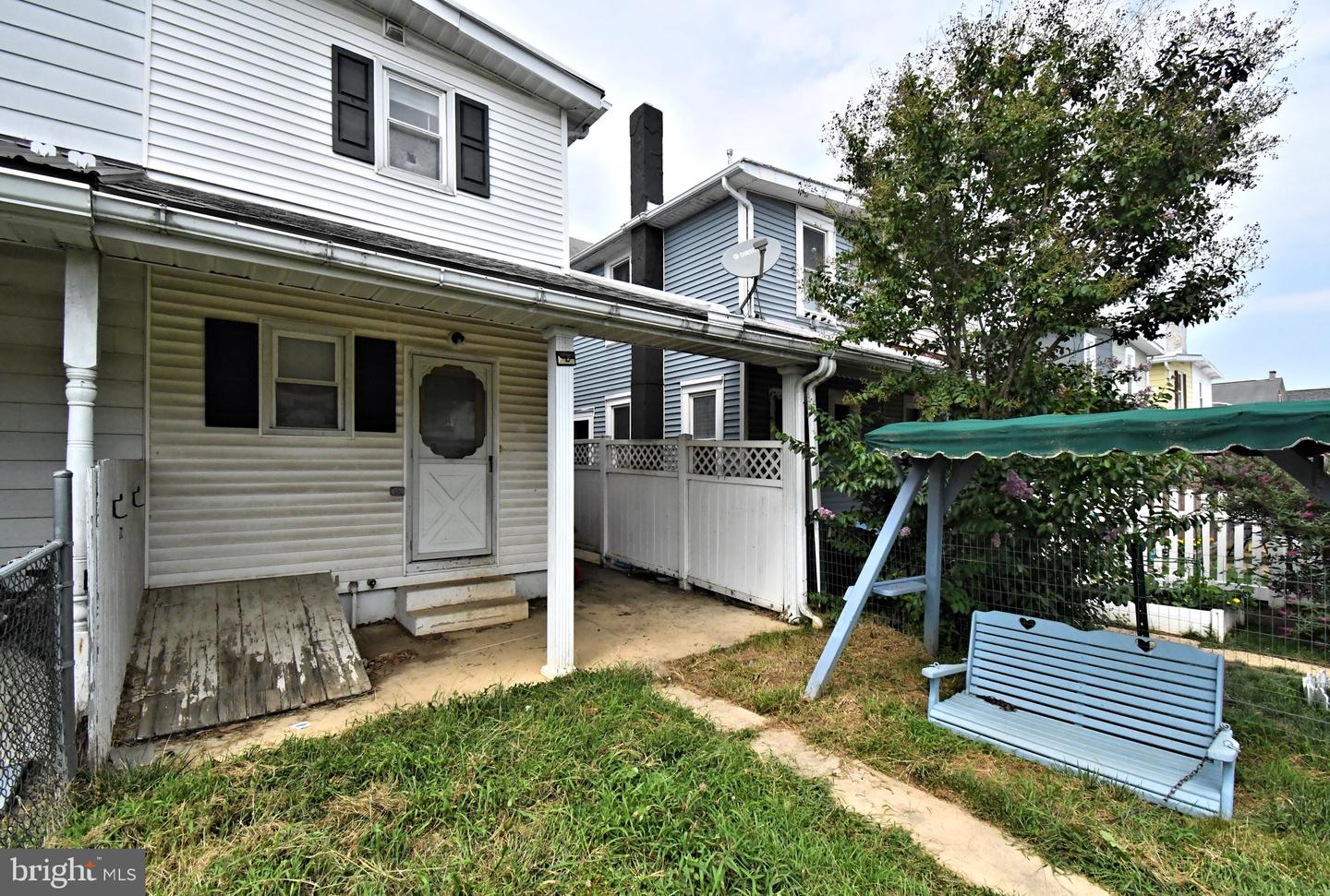 28 W Smith St Property Photo 3