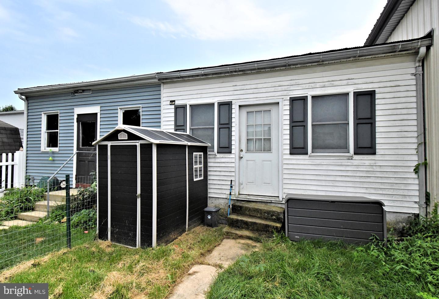 28 W Smith St Property Photo 5