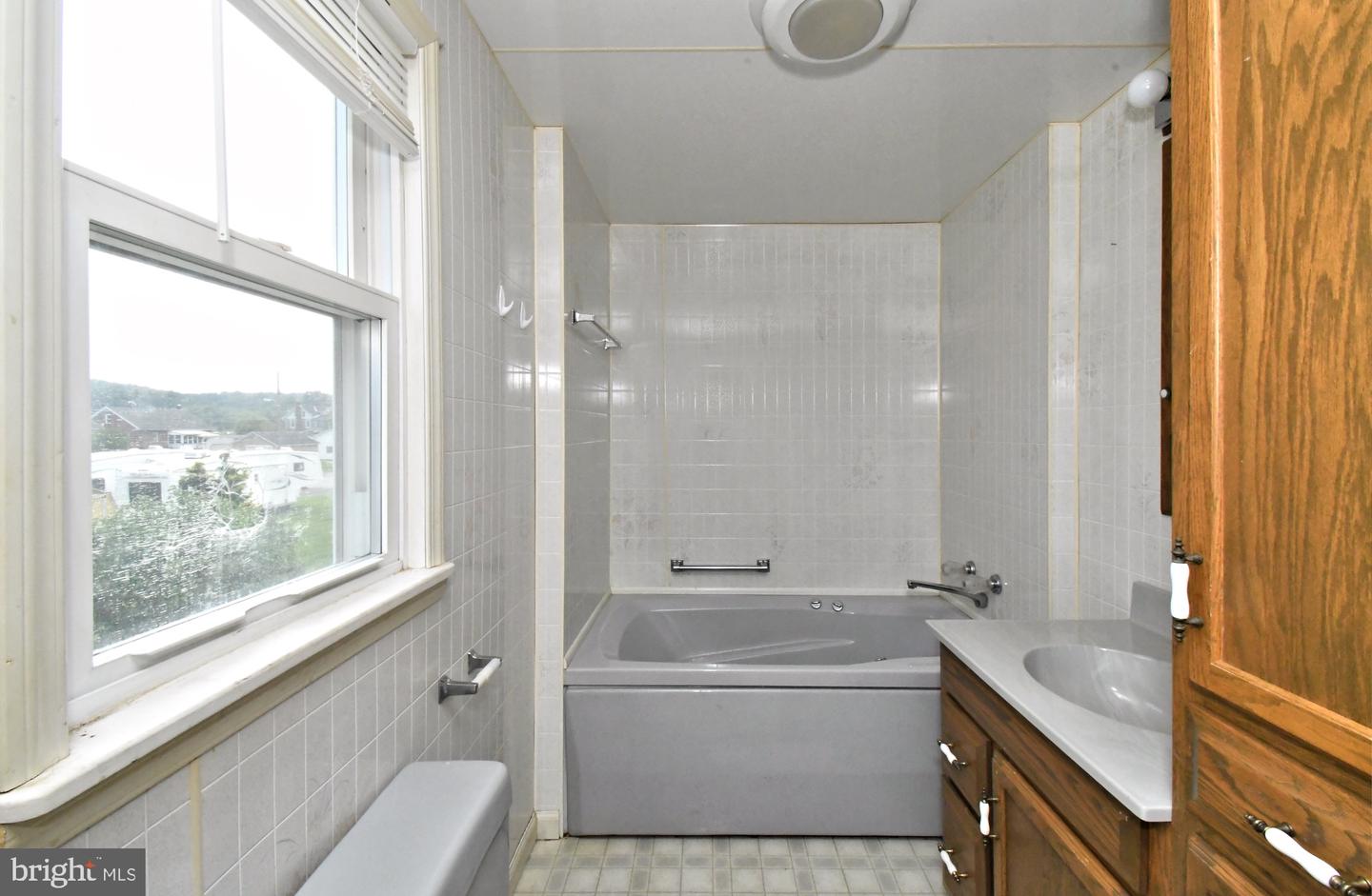 28 W Smith St Property Photo 33