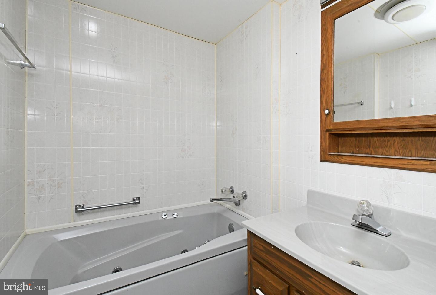 28 W Smith St Property Photo 34