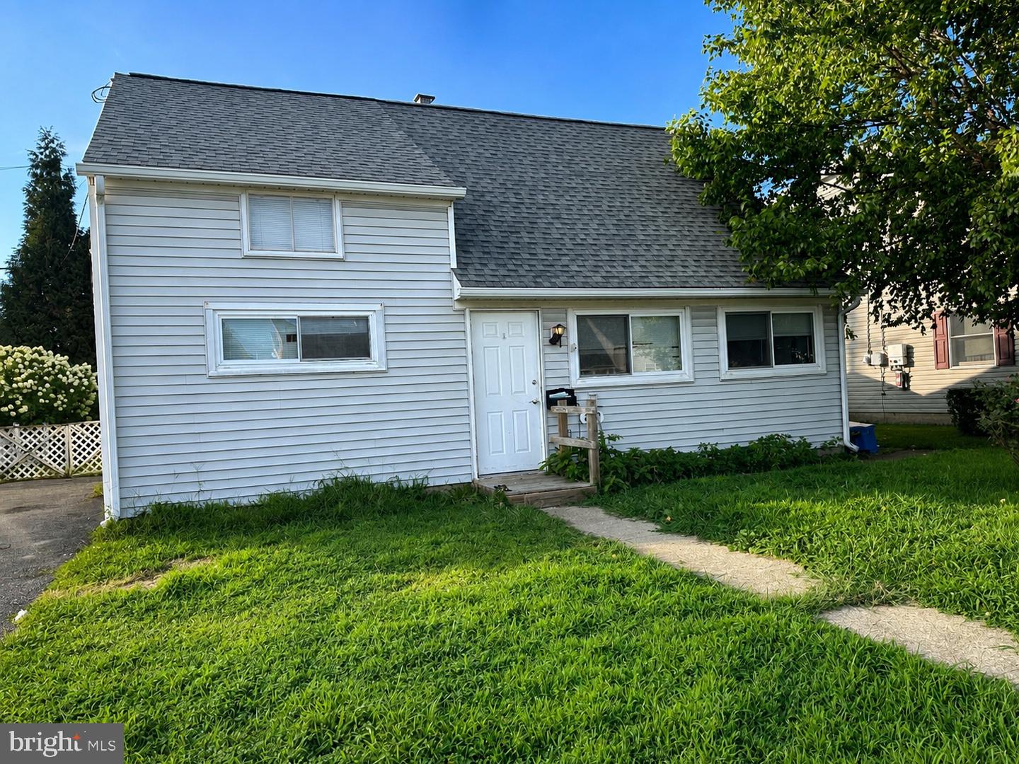 822 HARTMAN AVE