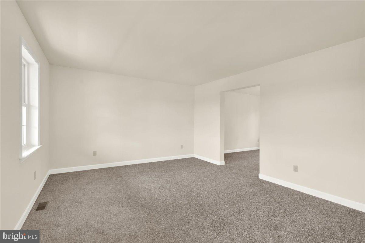 208 Crystal Cir Property Photo 4