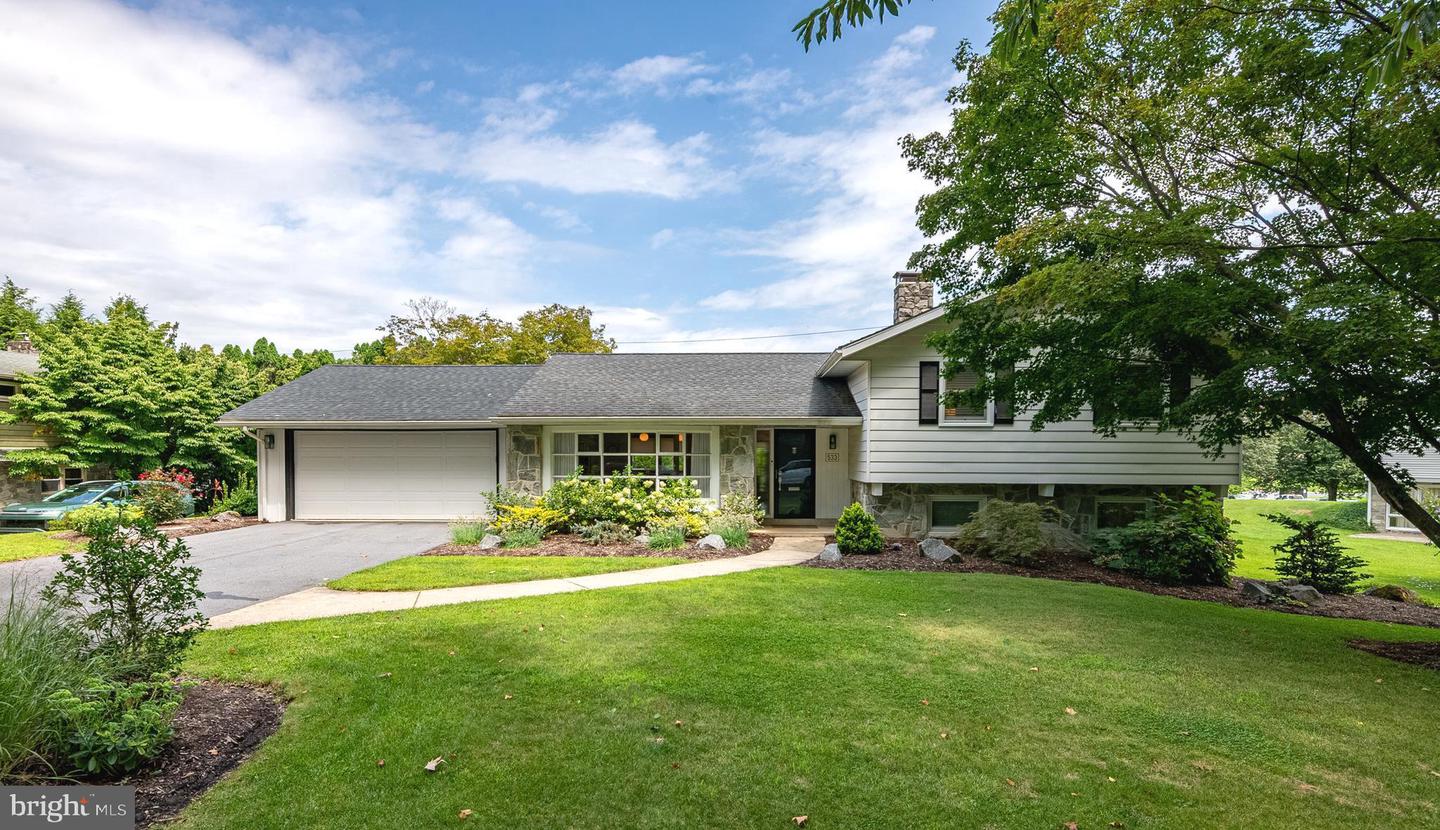 533 Campus Rd Property Photo 1