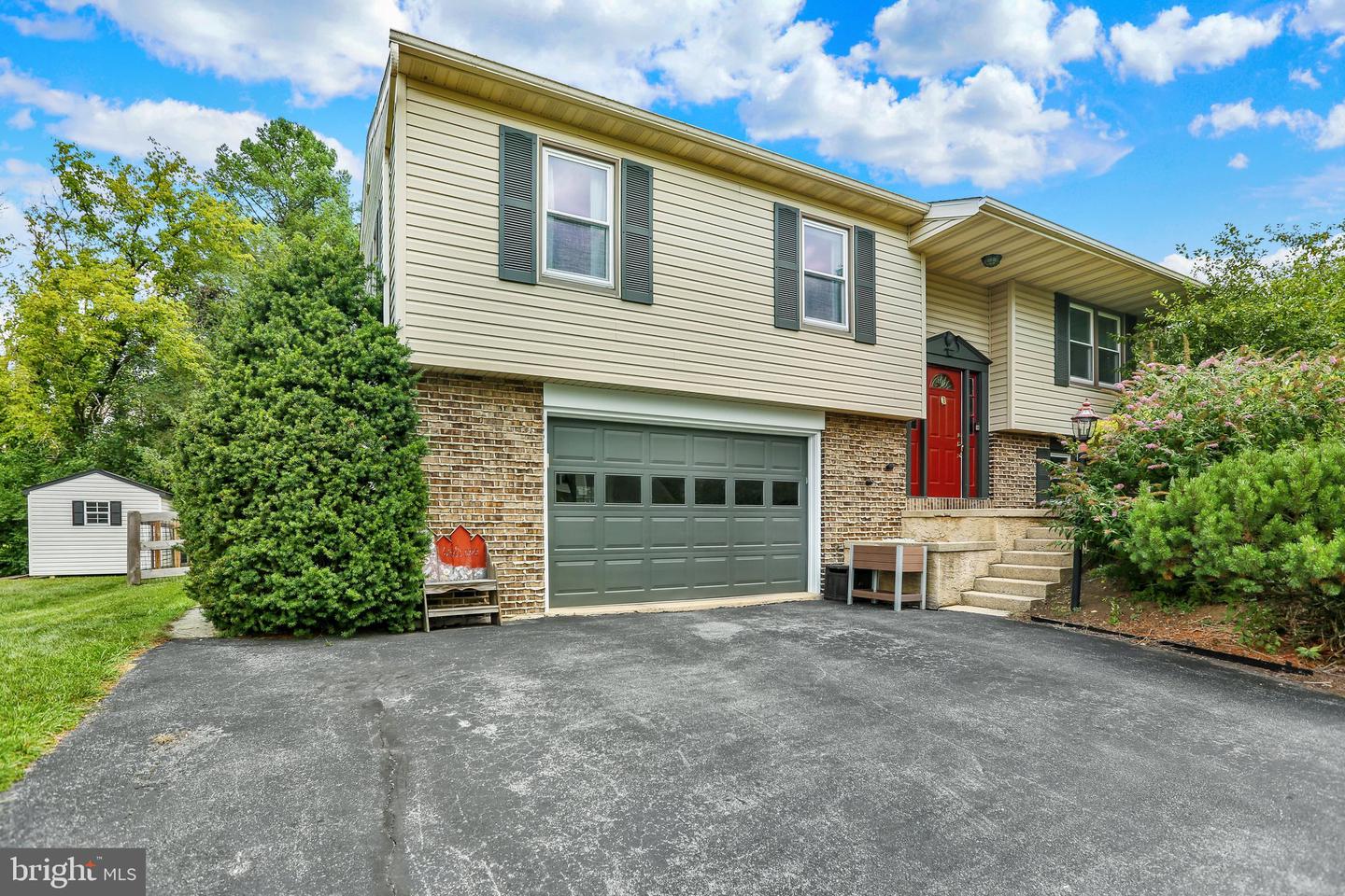 809 Evergreen Dr Property Photo 1
