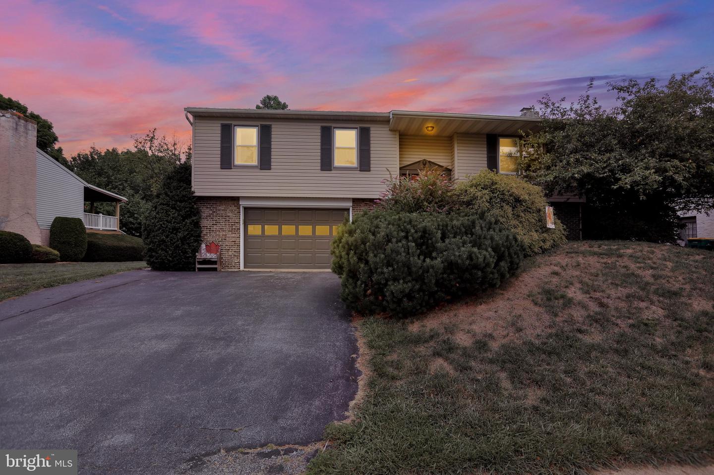 809 Evergreen Dr Property Photo 2