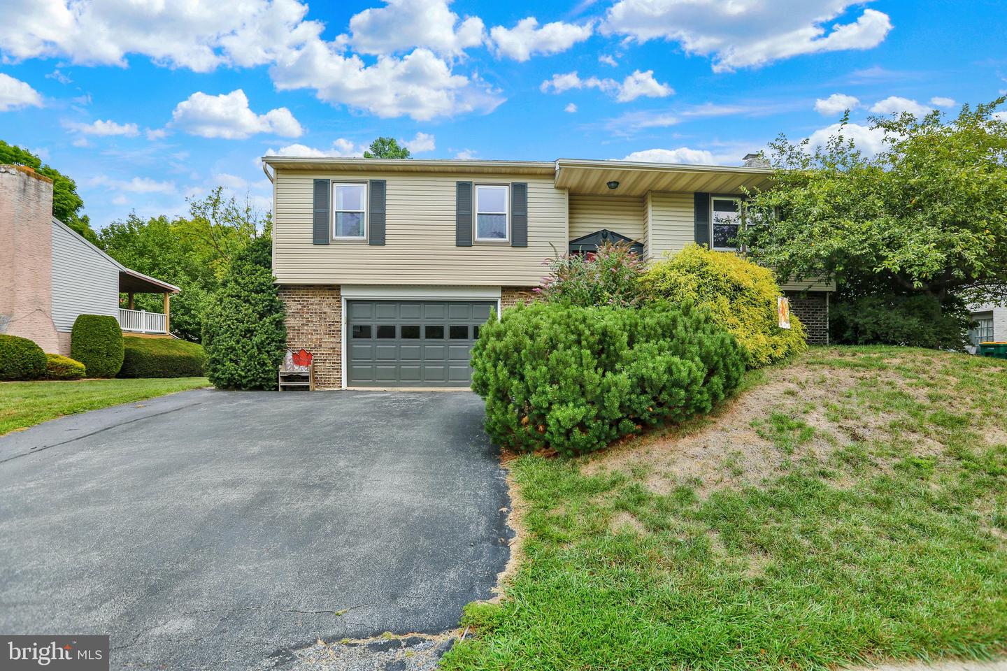 809 Evergreen Dr Property Photo 3