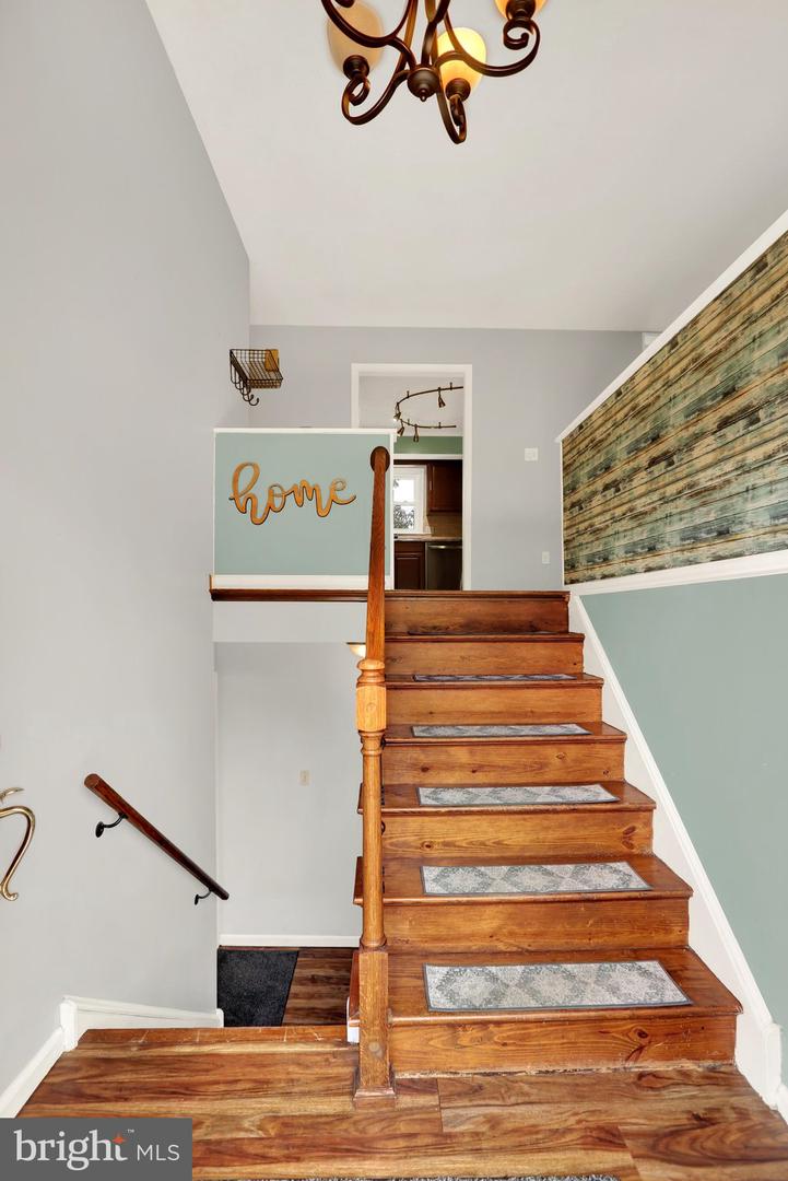 809 Evergreen Dr Property Photo 4