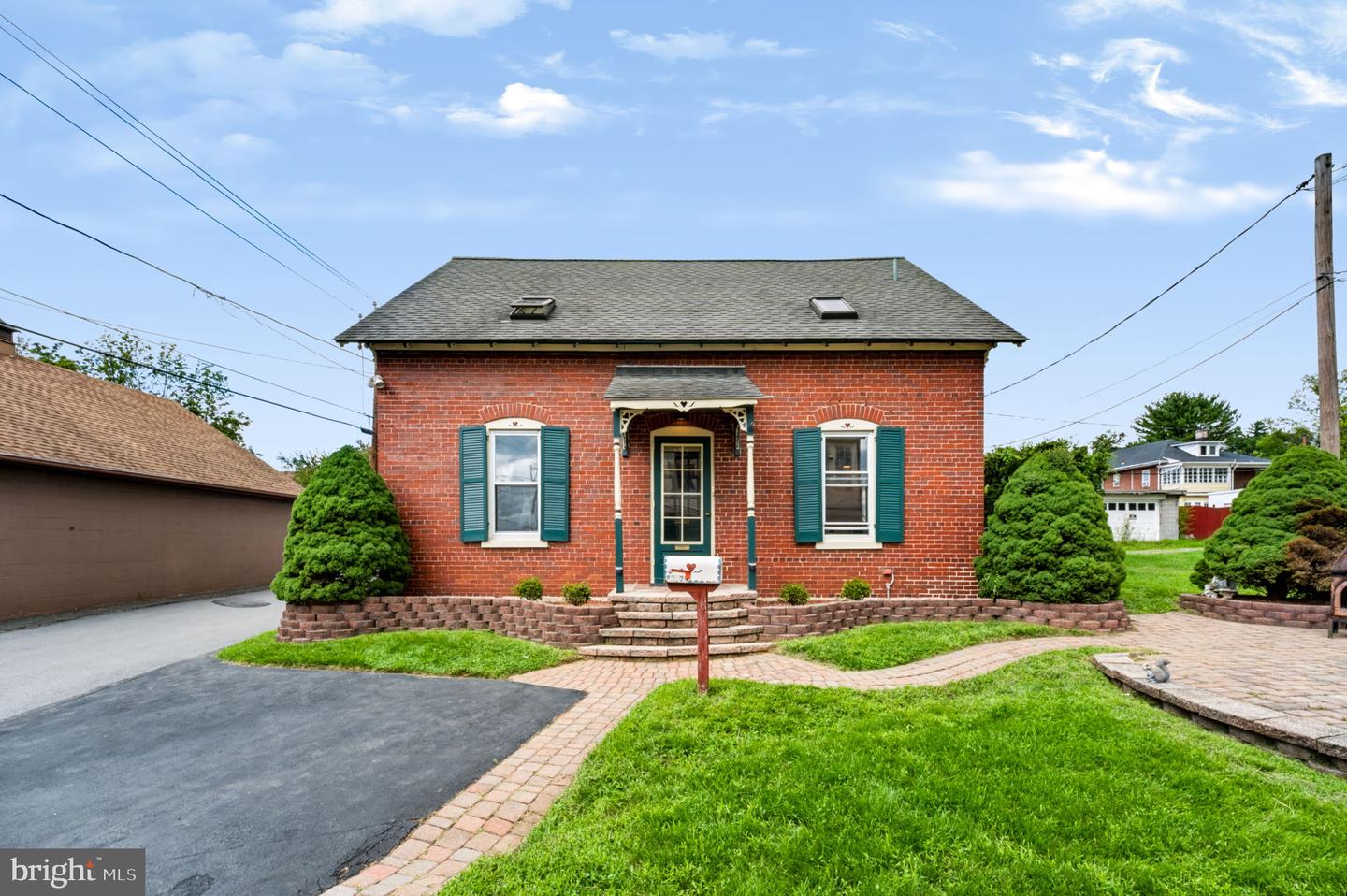 2129-r Spring St Property Photo 1
