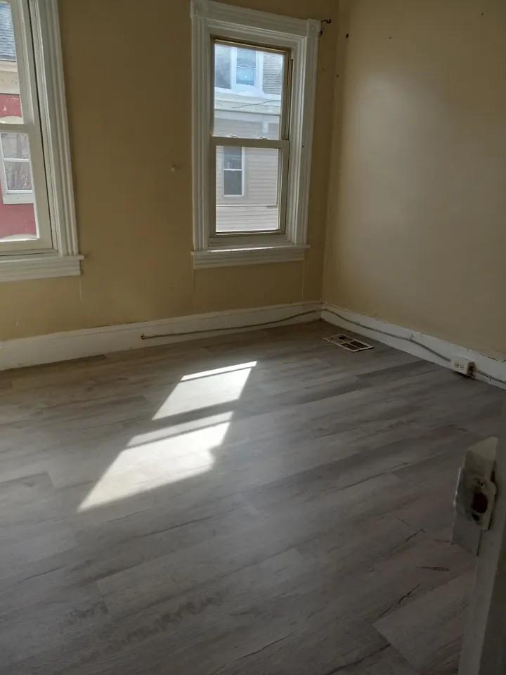 227 Hudson St Property Photo 5
