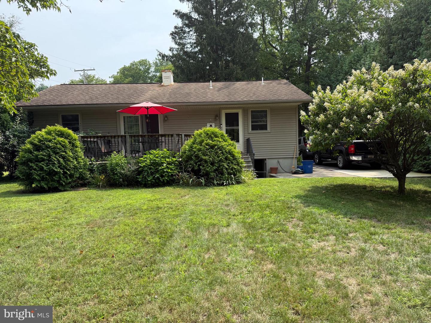 5 Wood Ln Property Photo 1