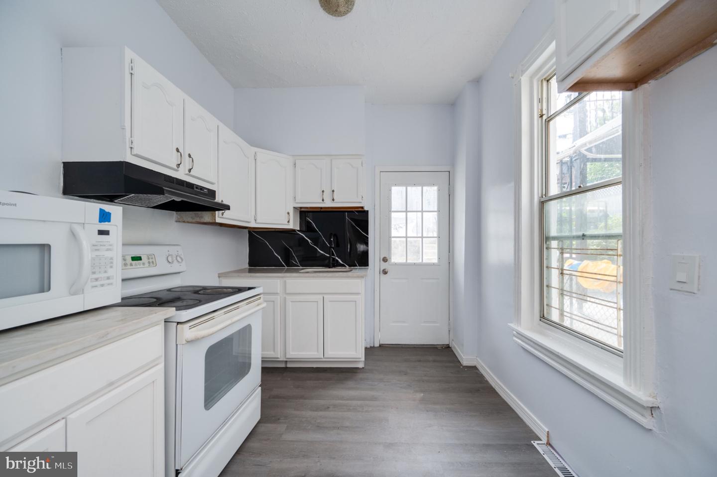 1131 Mulberry St Property Photo 6