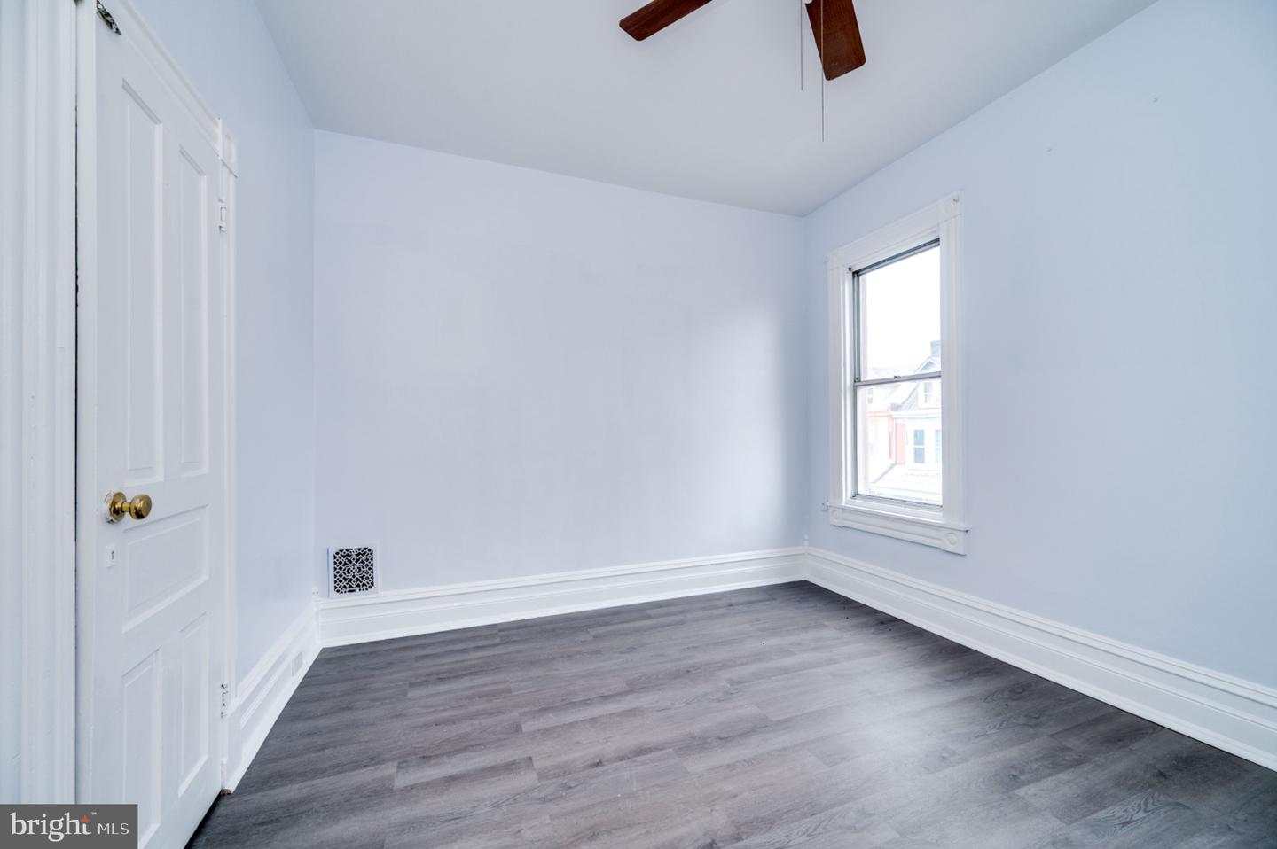 1131 Mulberry St Property Photo 9