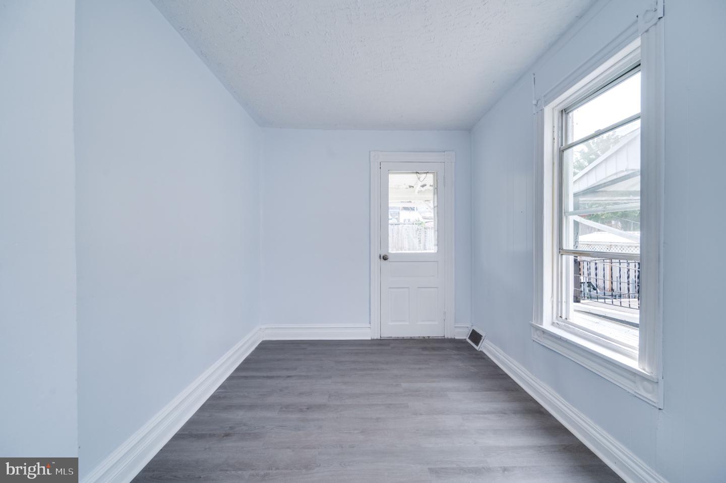 1131 Mulberry St Property Photo 11