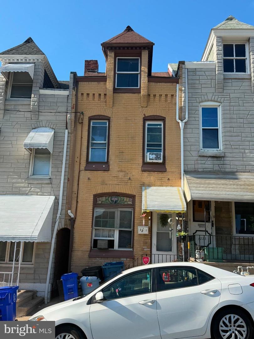 1221 Elm St Property Photo 1