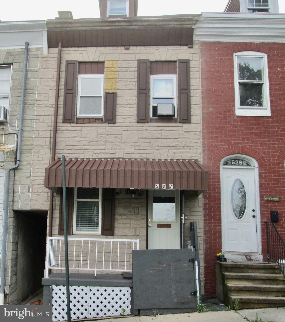 527 S 10th St Property Photo 1