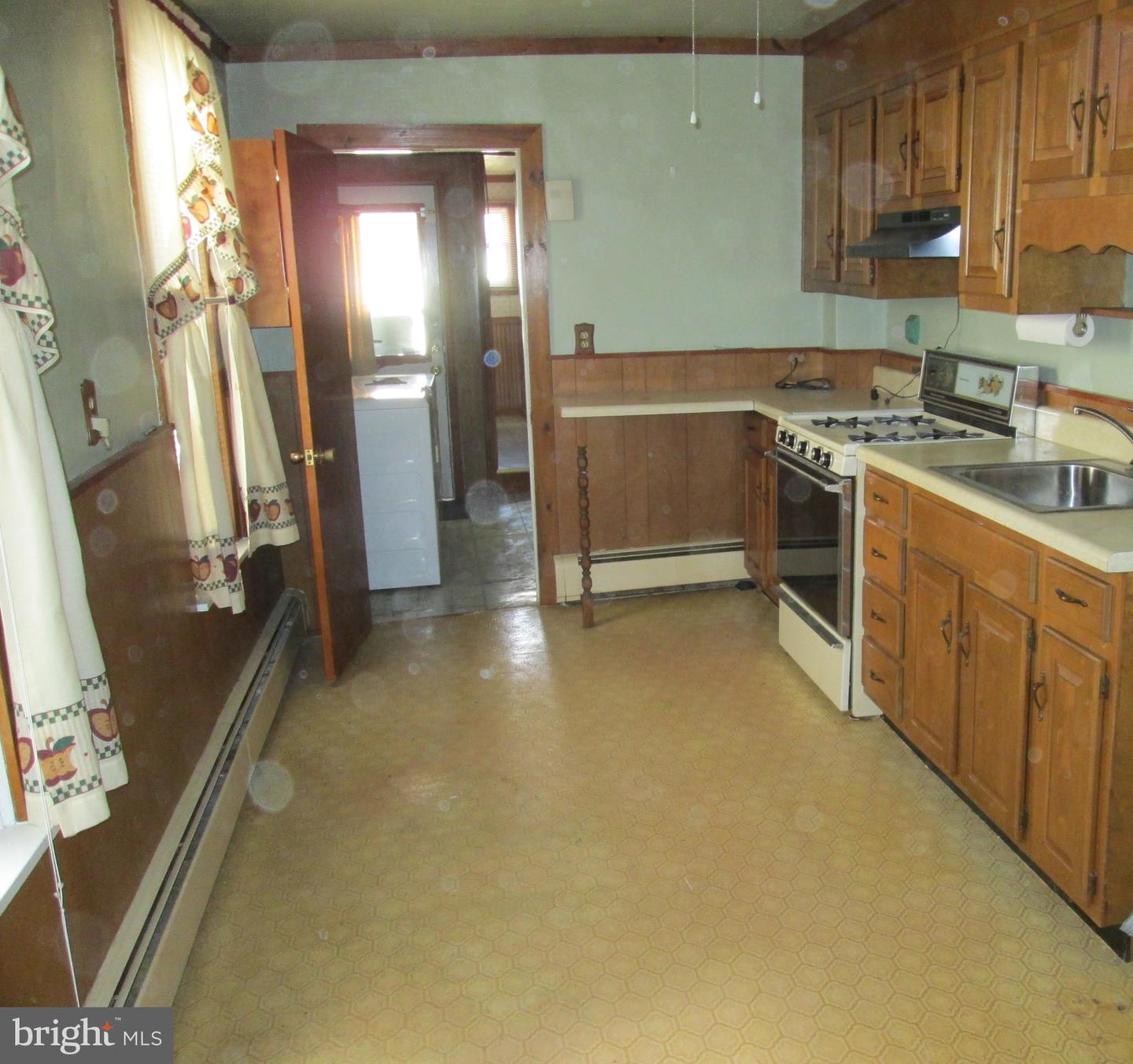 527 S 10th St Property Photo 2