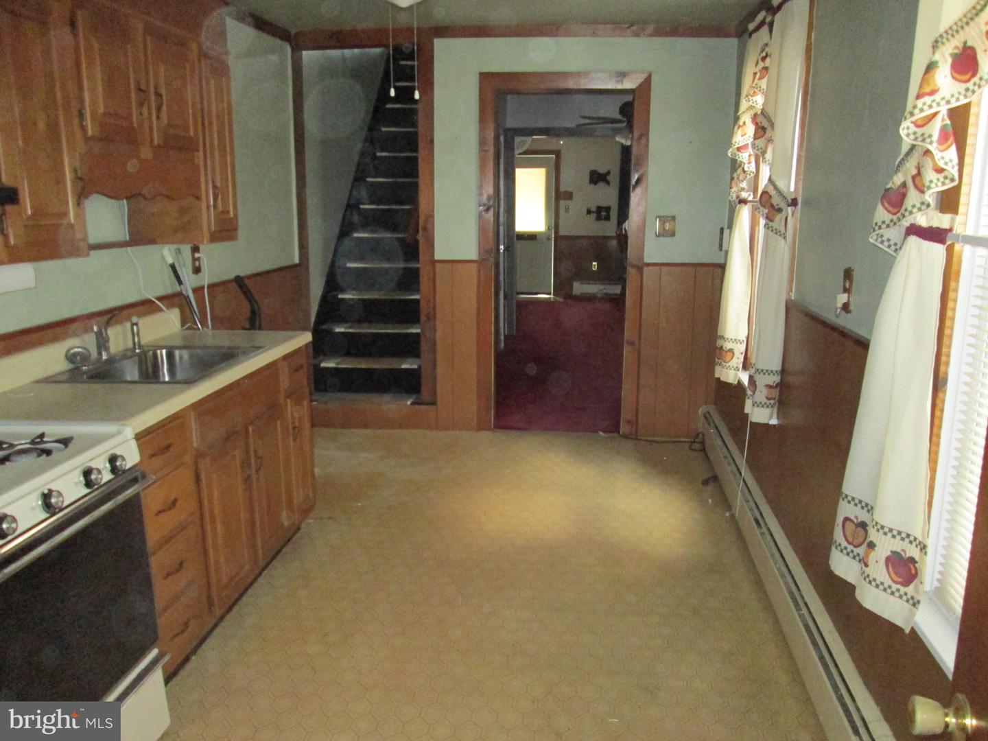 527 S 10th St Property Photo 5