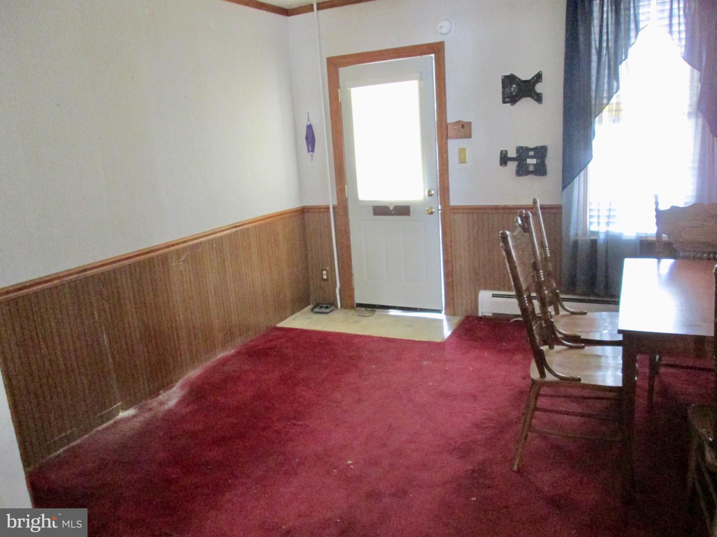 527 S 10th St Property Photo 8