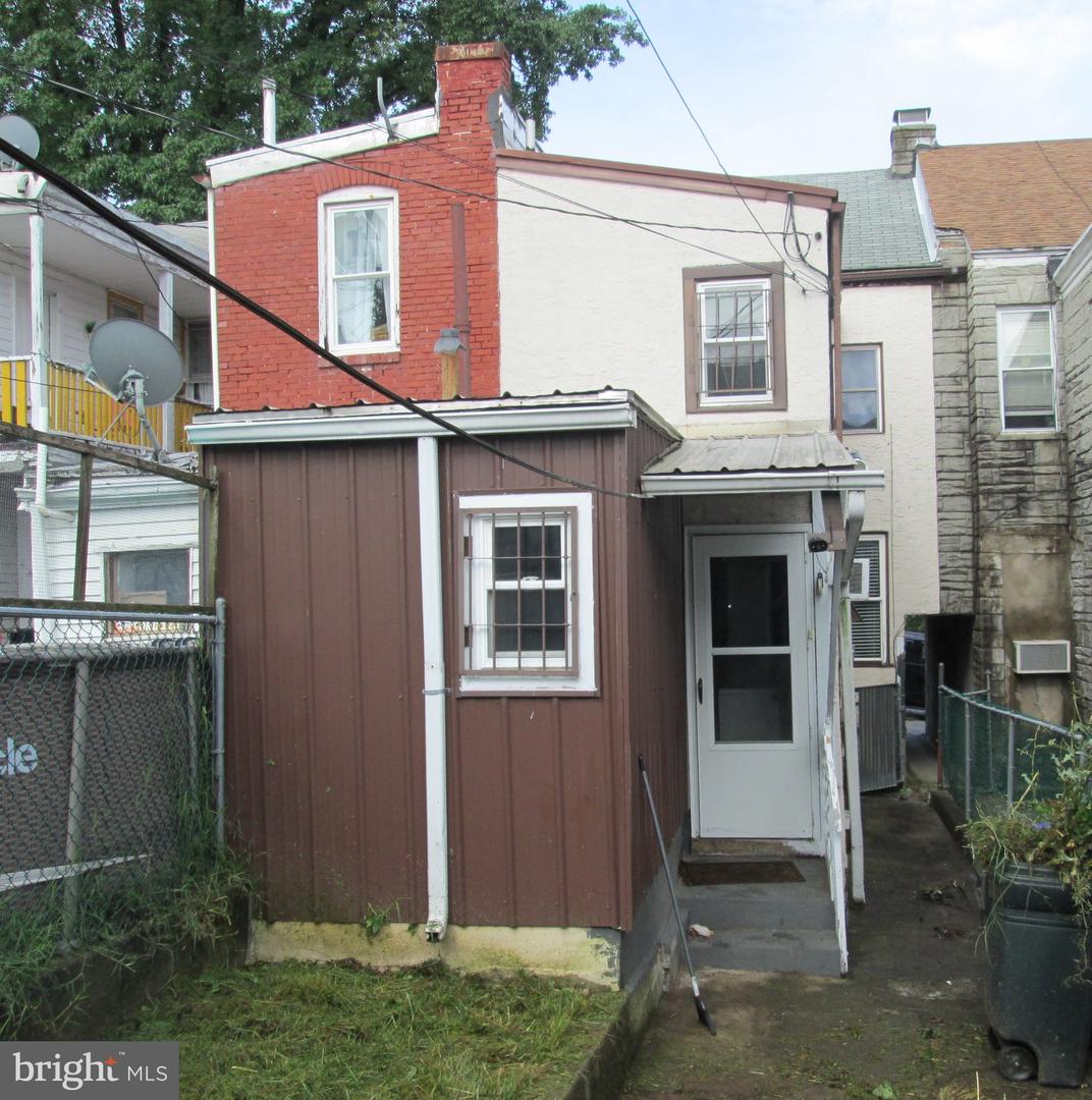 527 S 10th St Property Photo 34