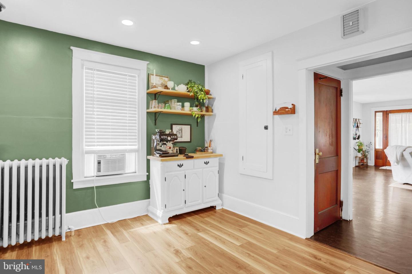 112 Park Ave Property Photo 11